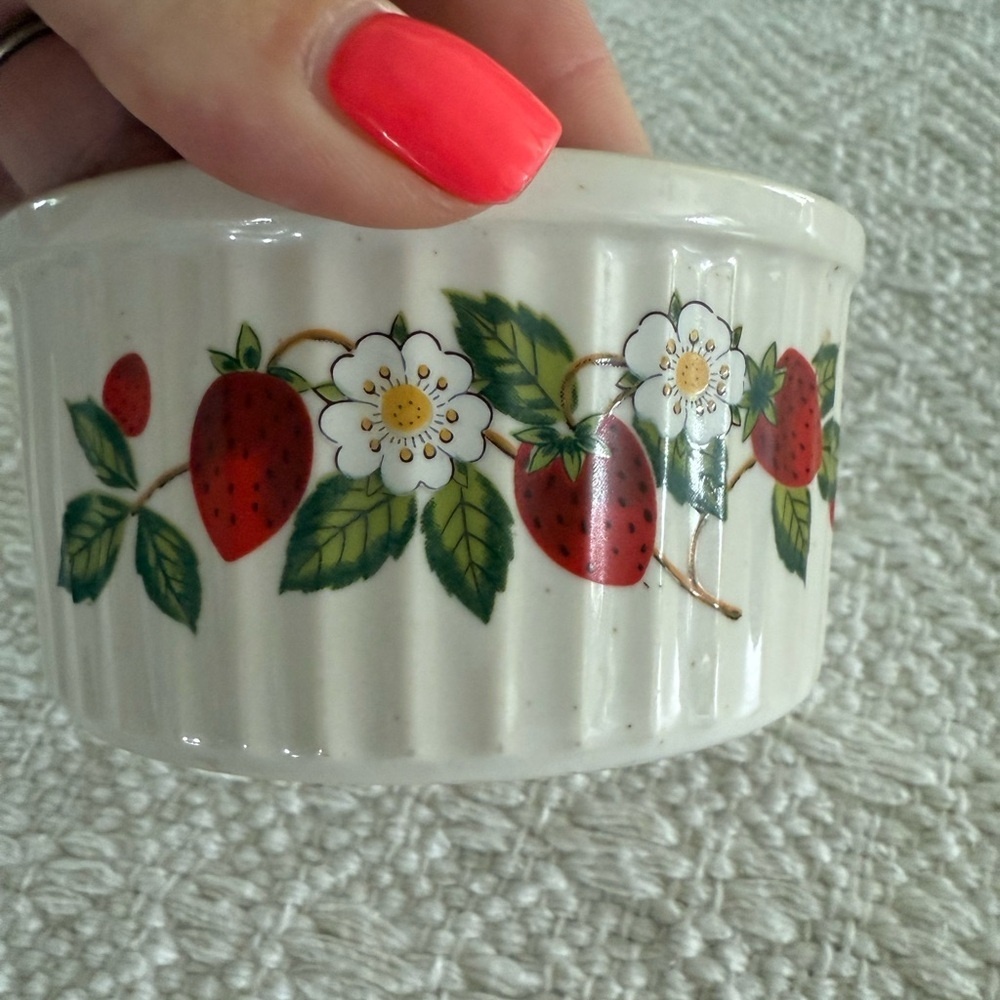 Strawberry Floral Ceramic‎ Ramekin